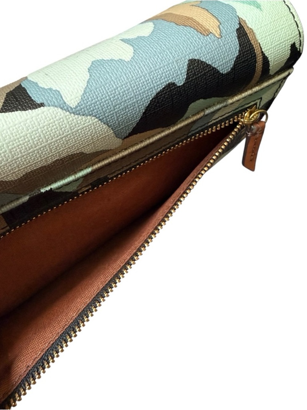 Fossil Floral Clutch Wallet in Light Blue, Yellow, Black and Tan - Picture 9 of 11